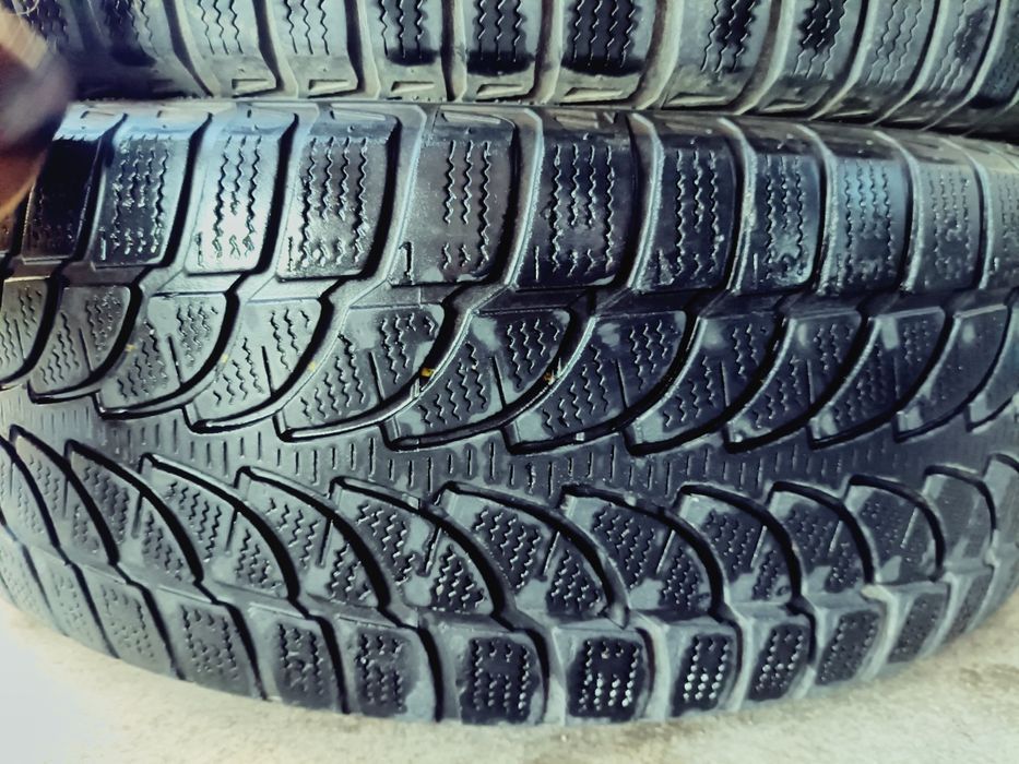 Зимни гуми Bridgestone 235/65/17