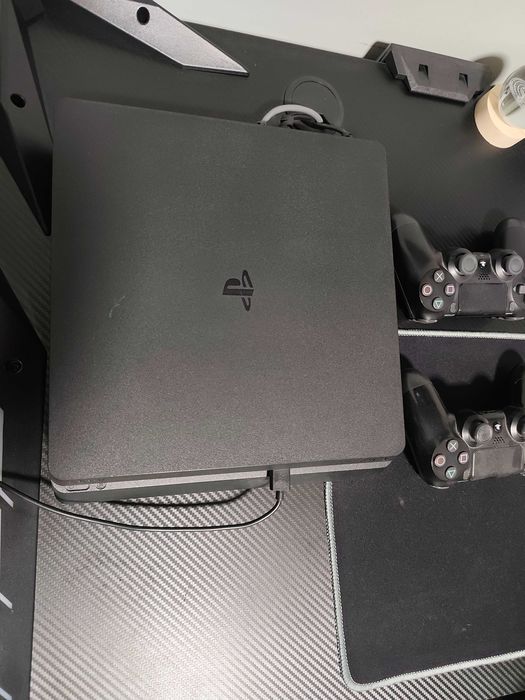 Sony PlayStation 4 -500 gb.