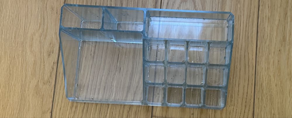 Organizator de cosmetice