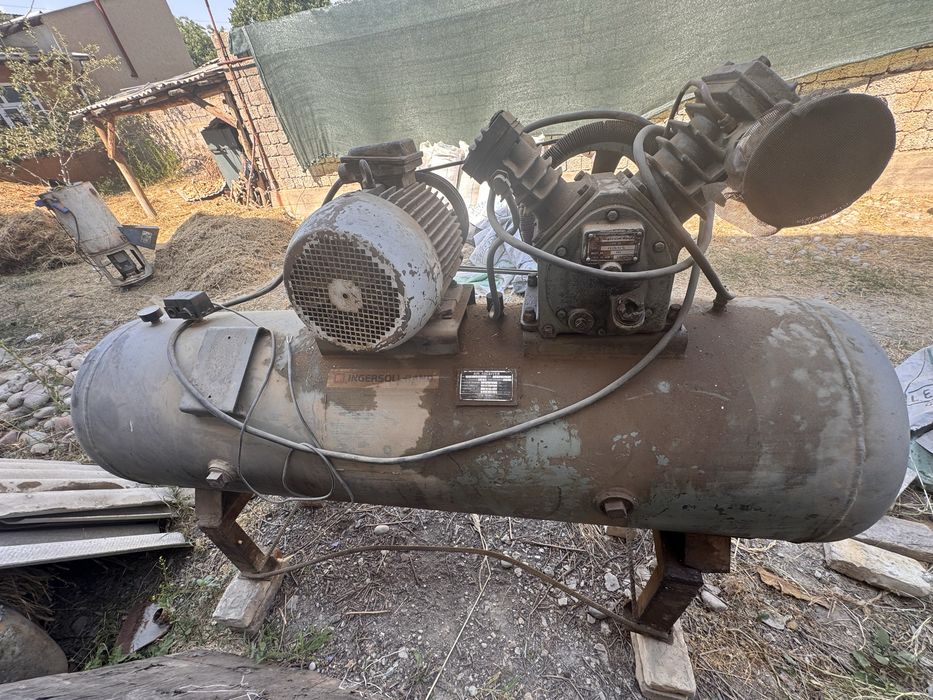 Kompressor 500 litr 380 voltda ishlidi 7,5 kw matori