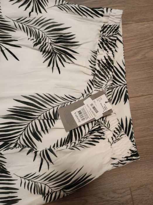 Fusta B.Young noua, 38