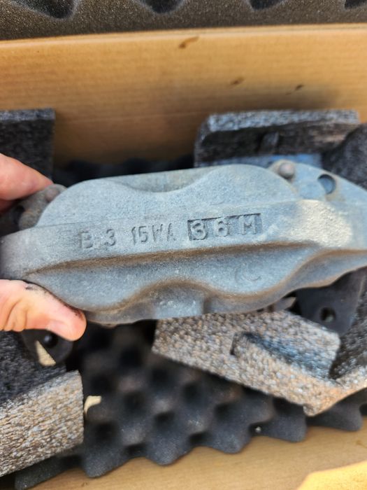 Спирачни апарати за Toyota Land Cruiser 200