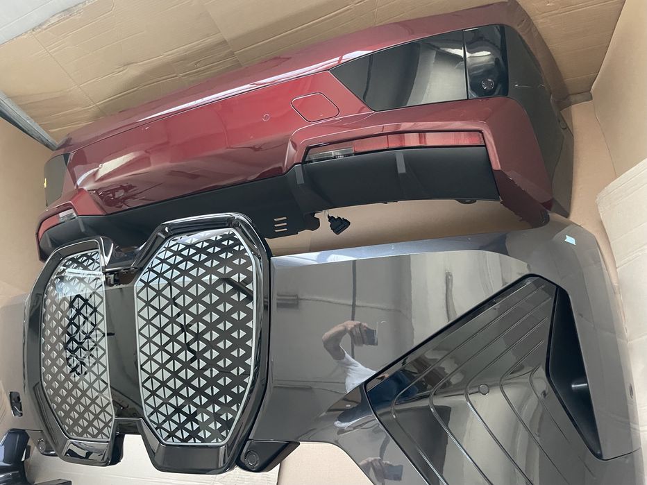 Bara fata  BMW iX I20 M-paket bara spate