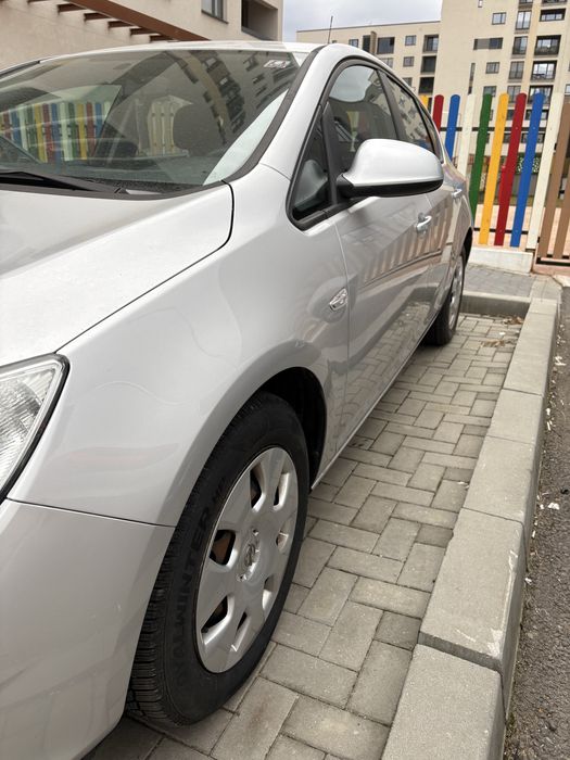 Opel Astra J, 2010, 1.6 benzina