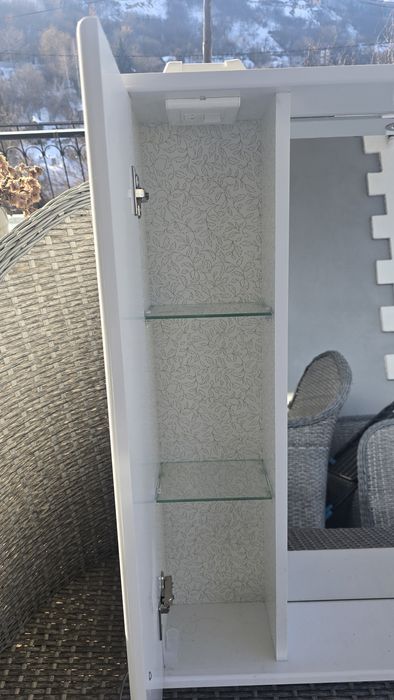 Шкаф для ванной подвесной