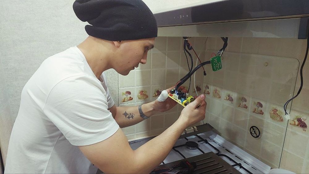 ремонт кухонной вытяжки  любой сложности