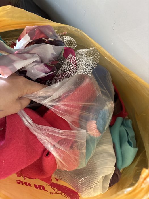 Игрушки и ткани даром бесплатно