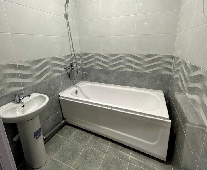 Новза метро 10 дакика юлда квартира