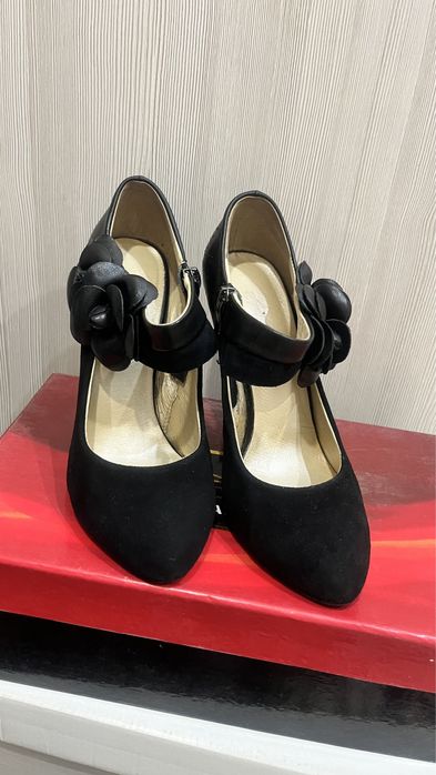 Продам туфли по 3 тыс тенге