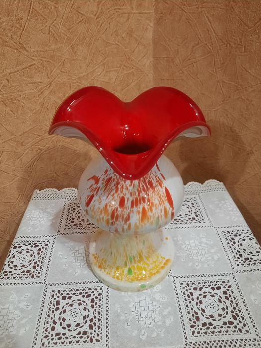 Красивая, винтажная ваза, завод  "Красный Май" 1960-70гг, с волнистым