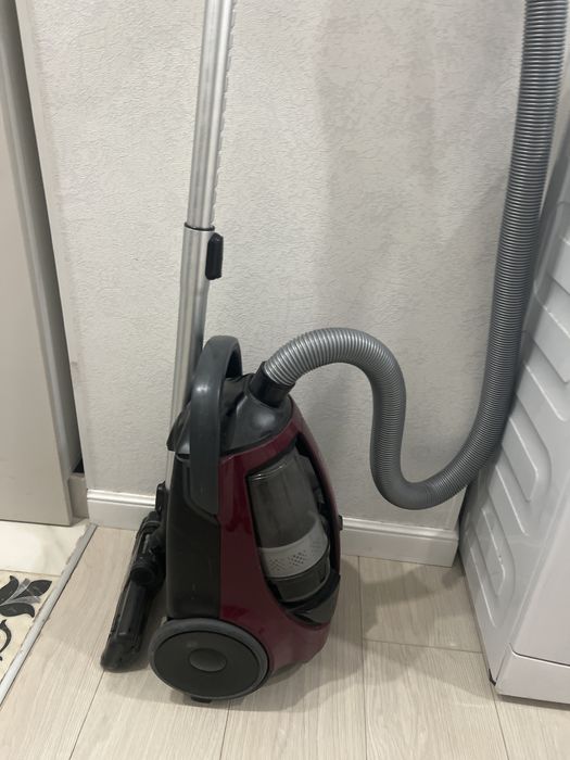 Новый пылесос , срочно!!