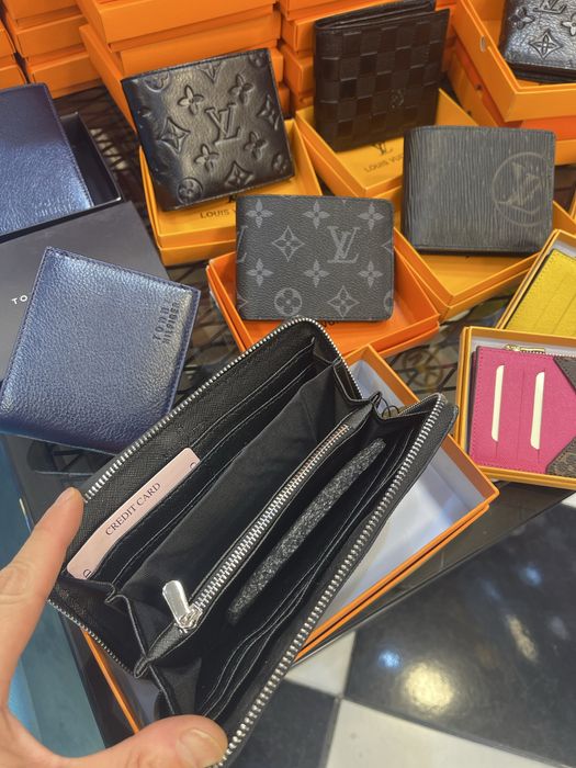 Портмоне Gucci .Louis vuitton