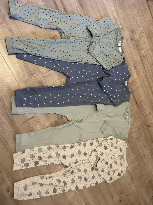 H&M, salopete/pijamale. Marimea 98. Pret 50 lei