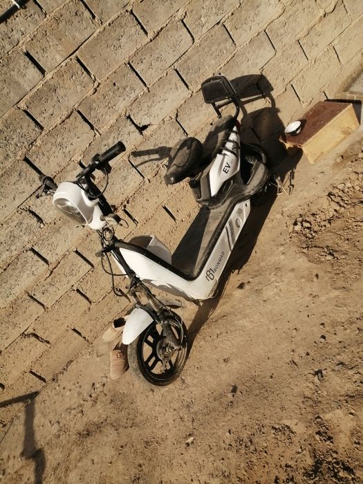 Скутер сотилади арзонга