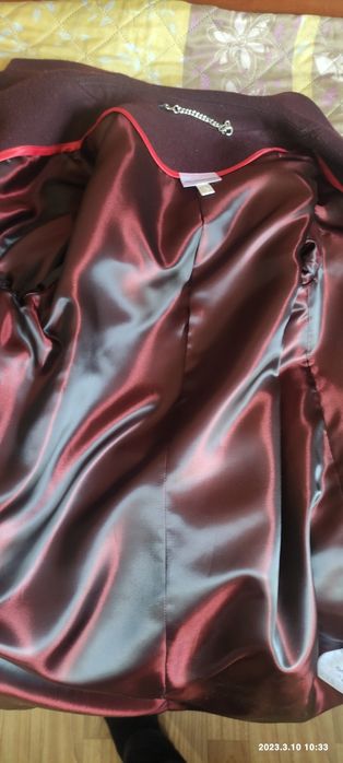 Демисезонное пальто.