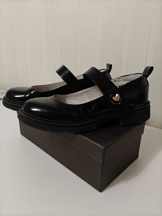 Туфли на девочку. Школьная обувь. 37 рамзер