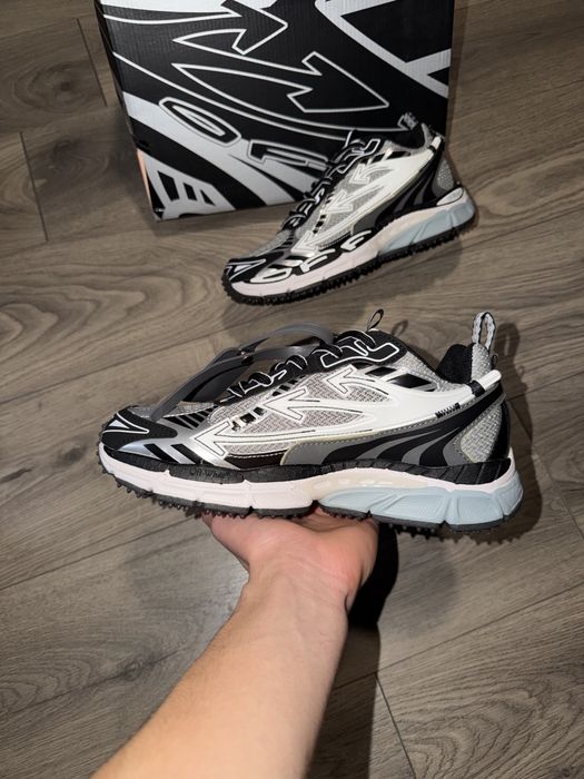 Off White Be Right Back