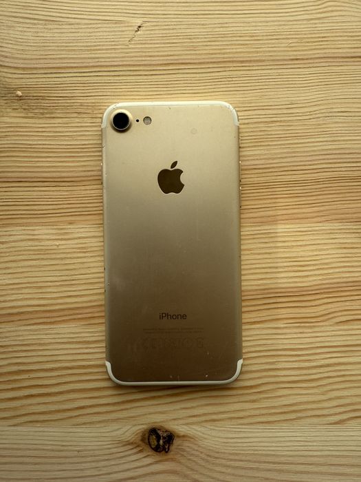 Iphone 7 златен със сменена батерия (100 живот)