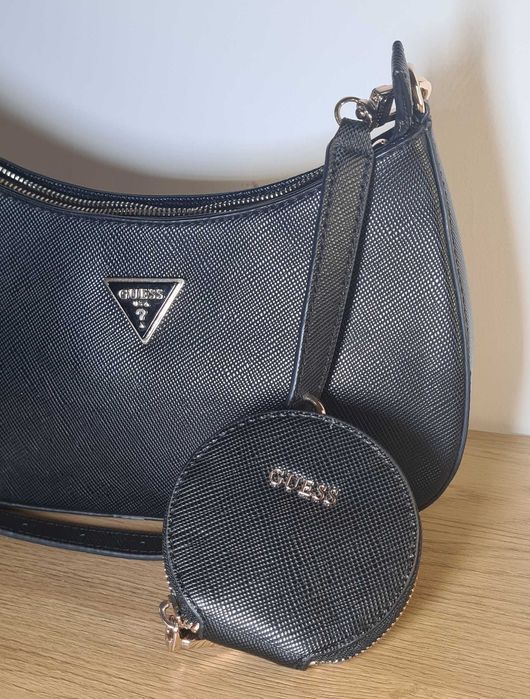 Черна чанта Guess