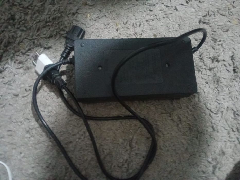 Зарядное устройстро