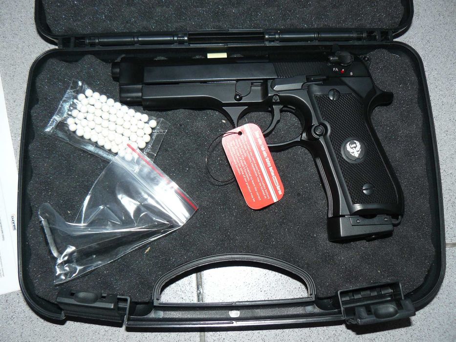 Pistol Airsoft BERETTA M92,HFC HG194,CO2,Blow Back,Full Auto Si Cutie Transport