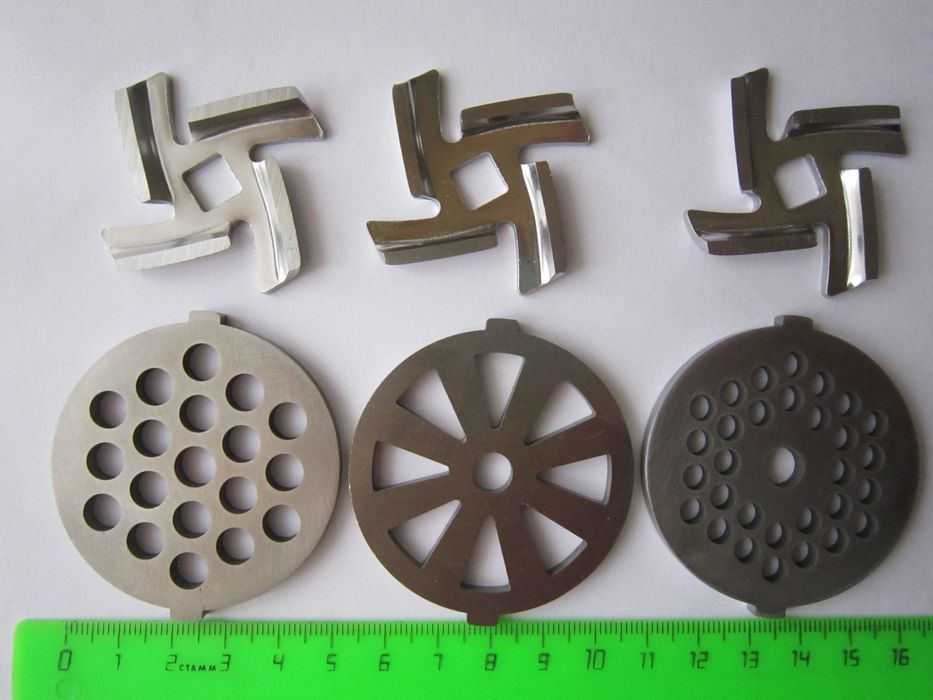 Ножи и решетки для мясорубки.