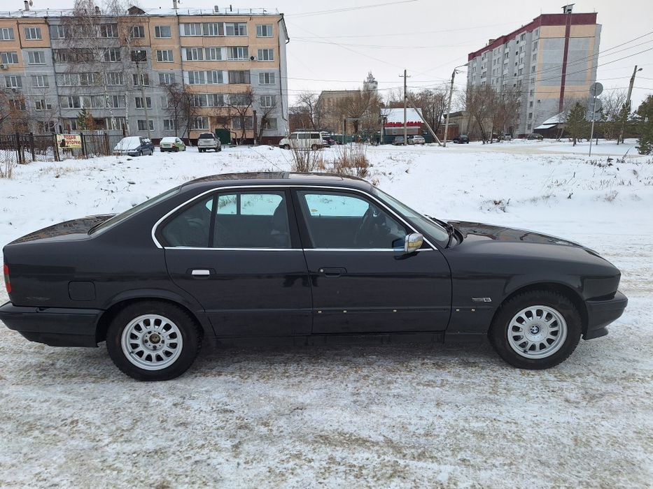 Продам машину бмв e34