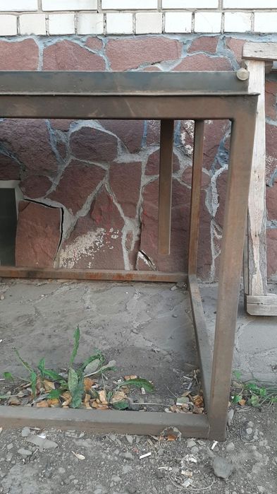 Стол металлический