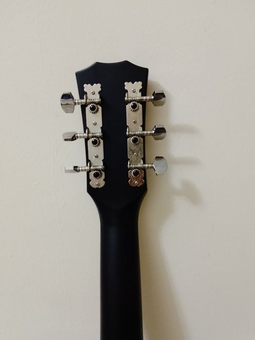 Gitara sotiladi tezda manzil Oʻrigzor bozor