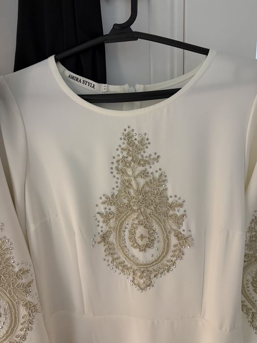 белое платье со стразами этно стиль