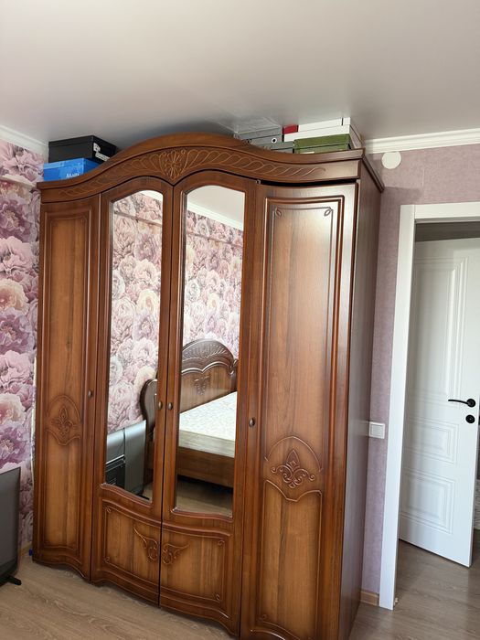 Продам спальный гарнитур