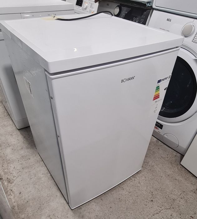 Чисто Нов Хладилник Bomann 85см А+(D)