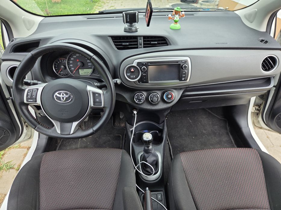 TOYOTA Yaris 2012 — imagine 5