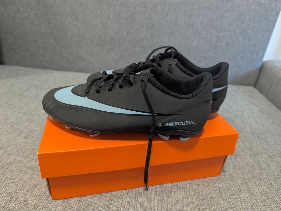 Ghete fotbal Nike Mercurial Vapor 16 CLUB FG/MG 39