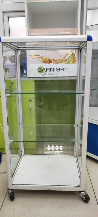 Продам витрины для небольшого отдела.