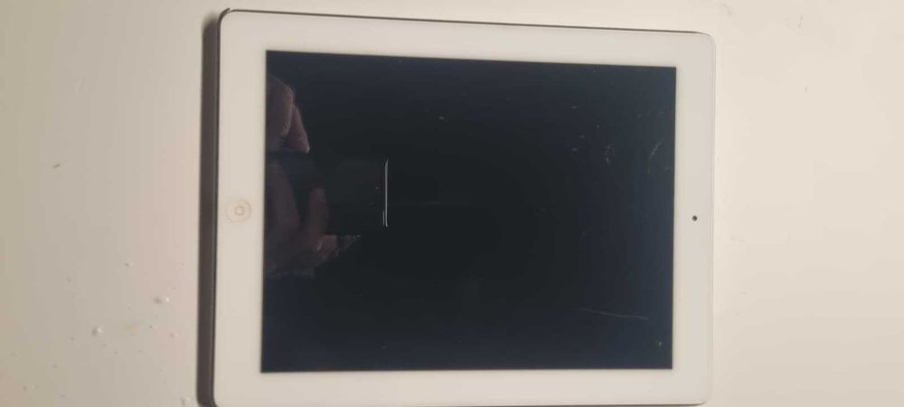 LOT 4 x Apple iPad – iPad 2 + iPad 3 + iPad 4
