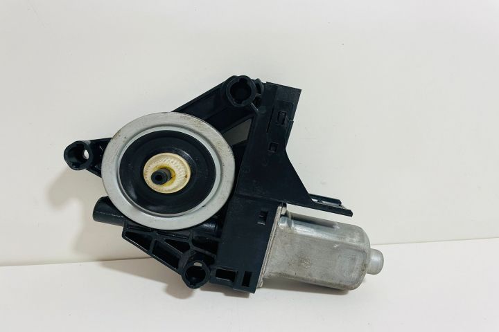 Motoras macara  geam spate dreapta 966265102 Volvo XC60 prima generat