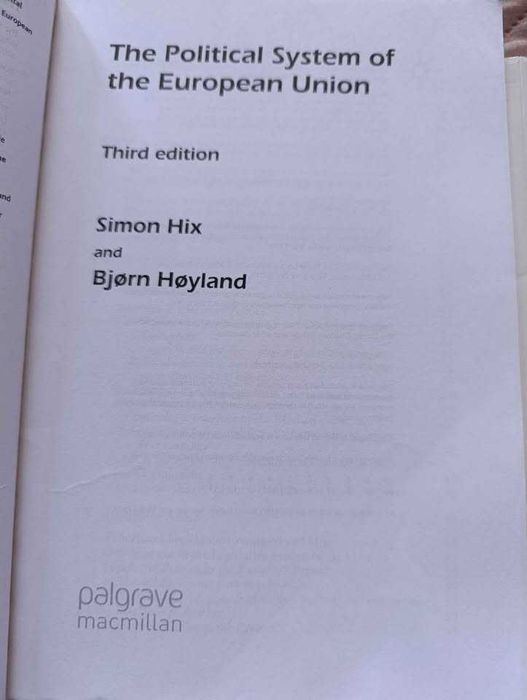 Книги - право на Европейския съюз и международно право (на англ. език)