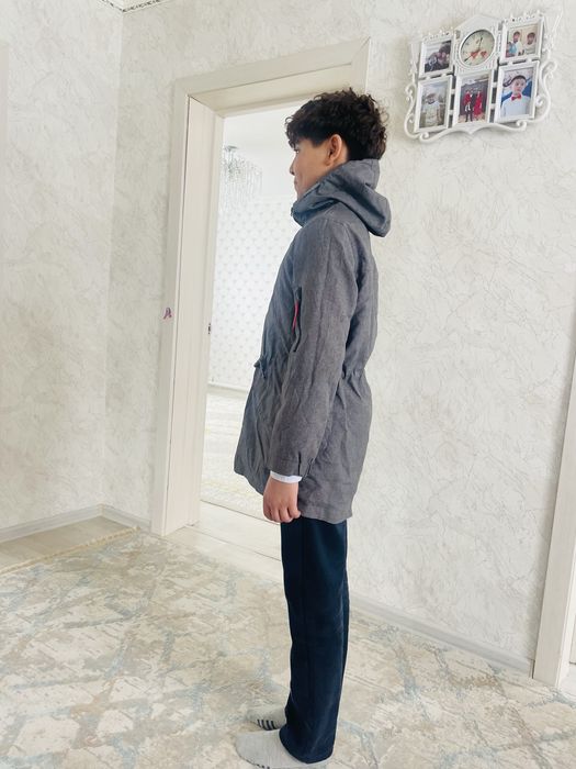 куртку весенюю продам