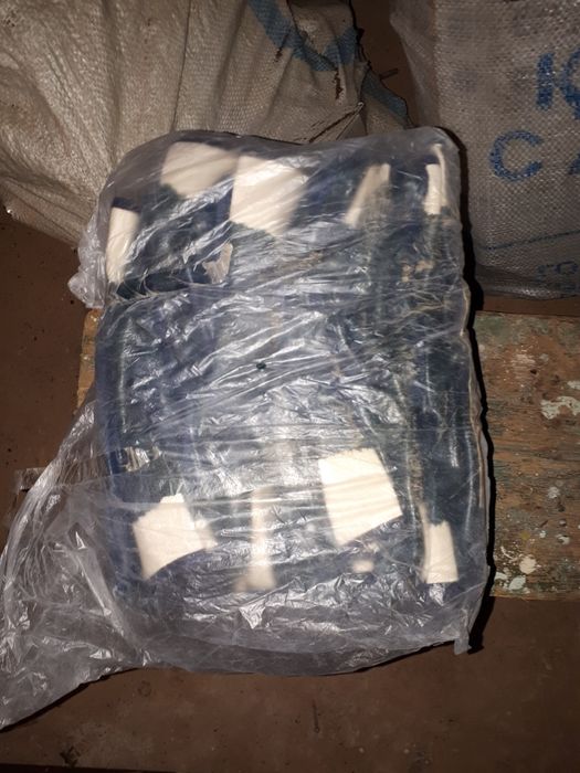 Продам перчатки прорезиненные.