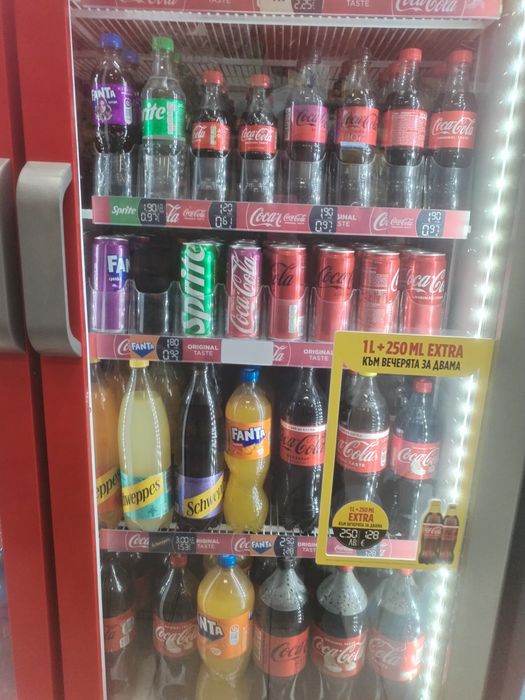 Продавам бизнес на павилион на пазар Борово.След ремонт .