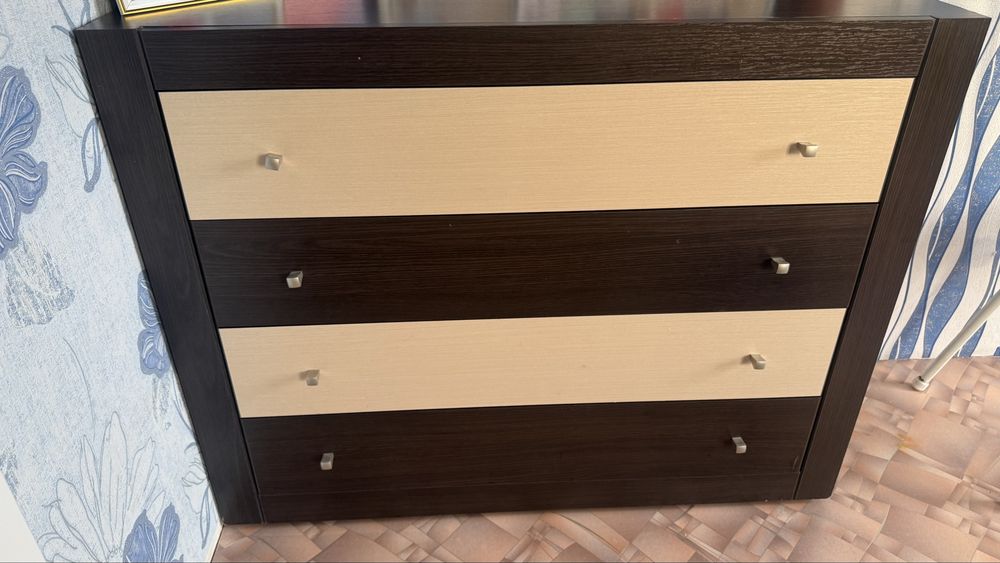 Продам кровать+сервант