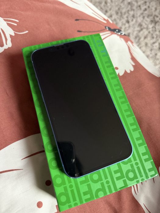 Vand iphone 13 albastru