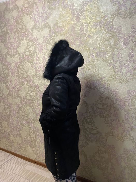 Продается черный дублёнка почти новый