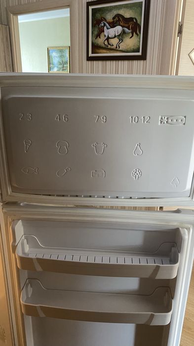 Холодильник , indesit