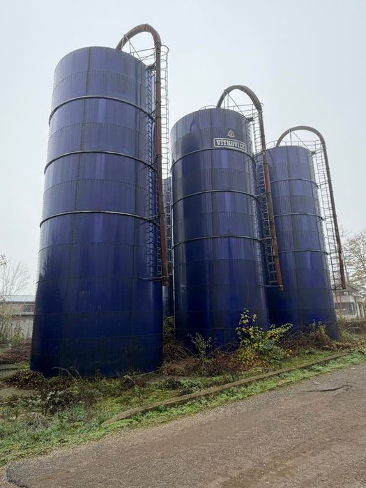 Продавам силози за фураж