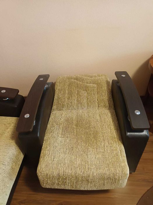 Urgent  Doua fotolii cu spatiu de depozitare