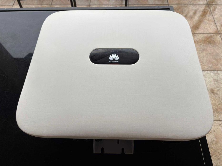 Invertor hibrid HUAWEI SUN2000-5KTL-M1 (TRIFAZAT)