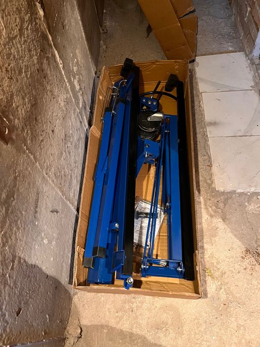 Повдигач за гипскартон