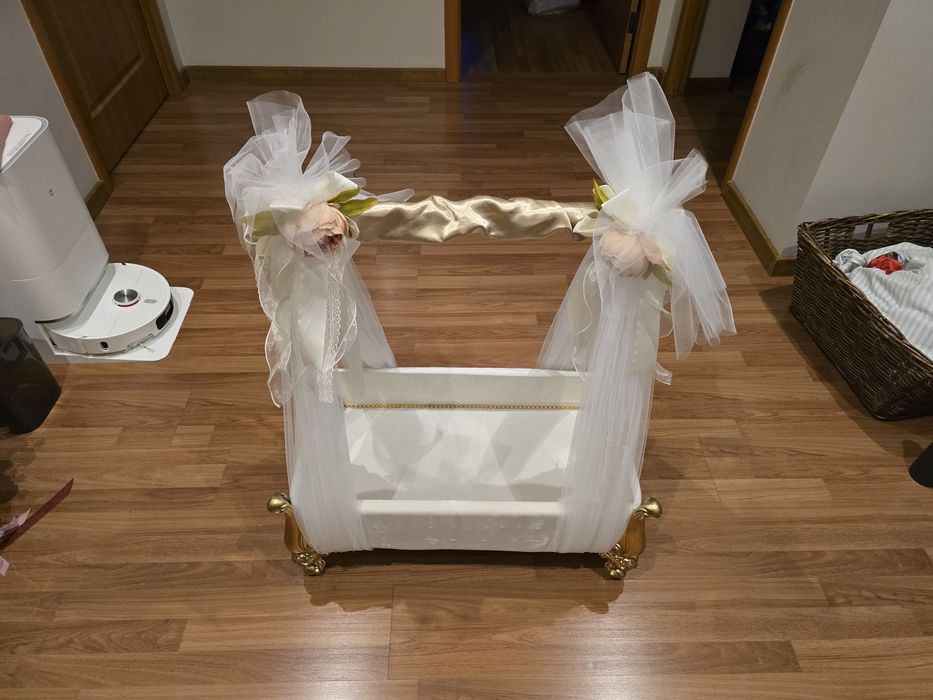 Тойбастар - шілдехана, вешалка для детской одежды